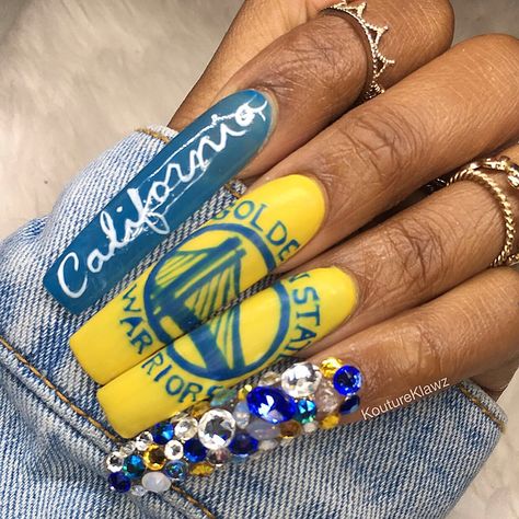 Golden state nails, nba nails, coffin nails, long nails, acrylic nails, bling nails, nail designs Golden State Warriors Nails, Nba Nails, Acrylic Nails Bling, Game Nails, Long Nails Acrylic, Sports Nails, Nails Bling, Remove Acrylic Nails, Mommy Birthday