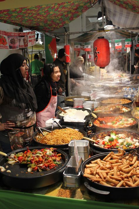 Brick Lane food. London #AustrianAlpineEats Street Food Thailand, London Brick, London Tips, Vegetable Stand, Street Food Market, London Market, Asian Street Food, Street Vendors, London Trip