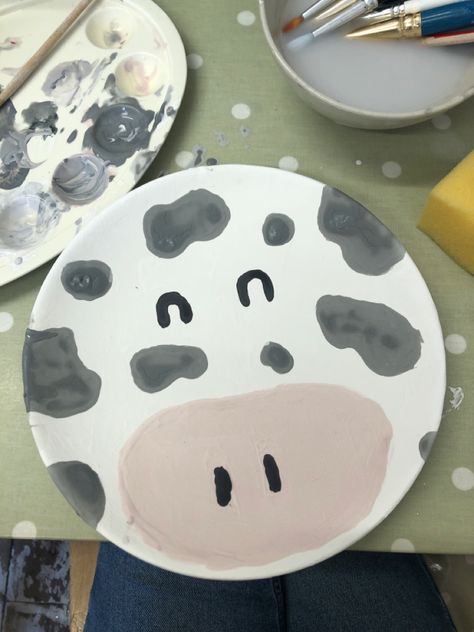 Cow Pottery Painting Ideas, Western Pottery Painting Ideas, Kids Pottery Painting Ideas, Cow Pottery Painting, Easy Pottery Painting Ideas Simple, Color Me Mine Ideas Plates, Funny Pottery Painting Ideas, Clay Cafe Painting Ideas, Pottery Painting Designs Plate