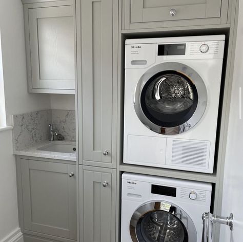 Narrow Laundry Room Ideas Modern, Narrow Utility Room, Narrow Utility Room Ideas, Utility Room Inspiration, Stacked Laundry Room, Boot Room Utility, Utility Cupboard, Utility Room Storage, Laundry Room Ideas Small Space