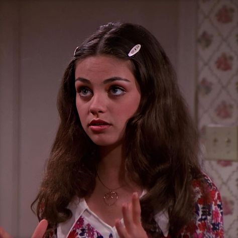 That 70s Show on Instagram: “Jackie Burkhart appreciation post 🙏🏻 - - - #that70sshow #that70s #dannymasteron #ashtonkutcher #milakunis #lauraprepon #donnapinciotti…” Mila Kunis 70s Show, 70s Show Outfits, Mila Kunis Hair, Jackie That 70s Show, Jackie Burkhart, The Perfect Girlfriend, Hair Styels, 70s Show, 70s Hair