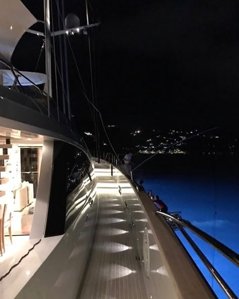 Yacht Aesthetic, Yatch Boat, Visual Gallery, Yacht Life, Future Lifestyle, Dream Lifestyle, Night Aesthetic, Future Life, Luxury Life