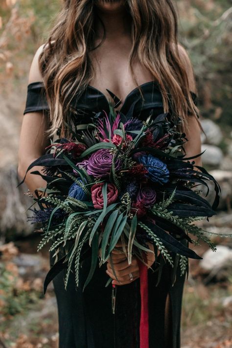 Dark And Moody Bridal Bouquet, Skull Wedding Bouquet, Dark And Moody Wedding Dress, Goth Bridal Bouquet, Gothic Wedding Flowers Bridal Bouquets, Dark Bouquet Wedding, Dark Wildflower Bouquet, Dark And Moody Wedding Flowers, Fall Micro Wedding Ideas