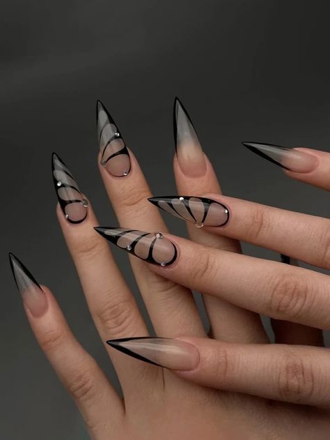 Nails Almond Short, Vampy Nails, Black French Nails, Black Almond Nails, Long Almond Nails, Beauty Nails Design, Long Nail Designs, Goth Nails, Color Nails