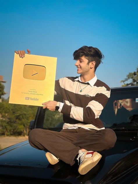 ACHIEVED GOLD PLAY BUTTON FOR 1M SUBSCRIBERS🖤 Silver Play Button Youtube Aesthetic, Golden Play Button, Silver Play Button, Gold Play Button, 1m Subscribers, Youtube Aesthetic, Old Paper Background, Play Button, Hd Phone Wallpapers