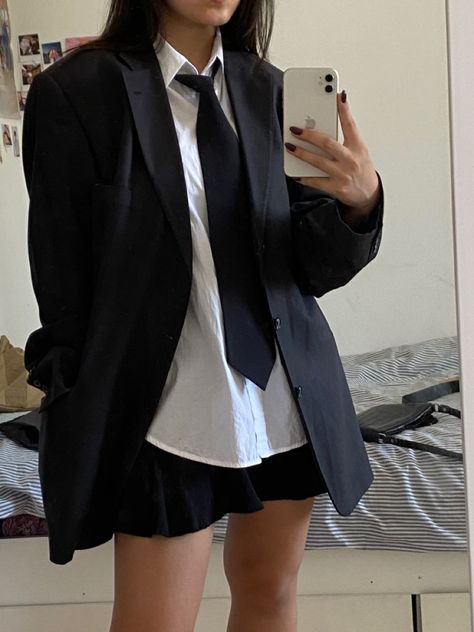 Outfit With Tie, Sixth Form Outfits, Tie Outfit, Skirt Aesthetic, Woman In Suit, School Uniform Fashion, Pastel Outfit, Uniform Fashion, Soft Grunge