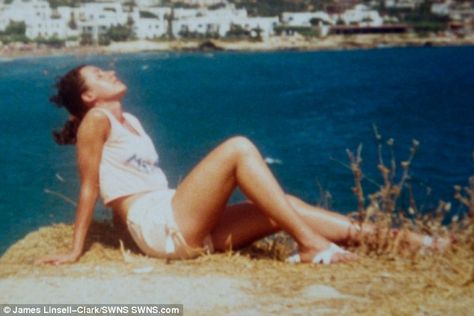 Beach beauty: Sue looks just as youthful as she did while sunbathing in Greece aged 21 Person Lying Down, Woman Lying Down, Woman At Beach, Sitting At The Beach, Woman Sunbathing, Sculpture Woman, Woman On Beach, Beach Drawing, Woman Laying