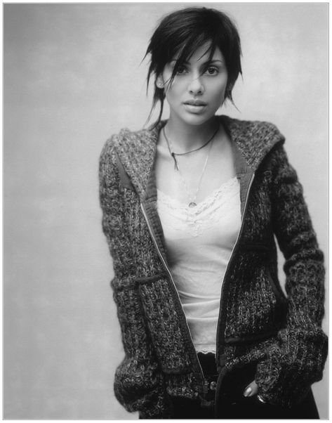 Natalie Imbruglia ♥ Classic Room, Natalie Imbruglia, Alt Girl, Fluffy Hair, Surfer Girl, Long Bob, Room Aesthetic, Hd Wallpapers, Art Room