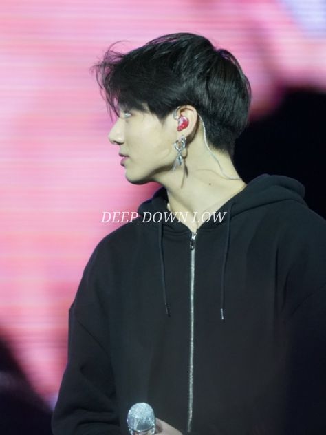 Guys With Sharp Jawlines, Jawline Asian, Jungkook Hairstyle Short, Meowing Jawline, How To Get Sharp Jawline, Sharp Jawline Men, Jungkook Jawline, Jungkook Haircut, Jawline Sharp