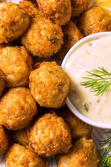 Baked Crab Recipes, Crab Cake Balls Recipe, Lobster Balls Recipe, Shrimp And Crab Balls Recipe, Canned Lump Crab Recipes, Crab Meat Cheese Ball, Seafood Balls Recipe, Shrimp And Crab Balls, Cold Crab Recipes