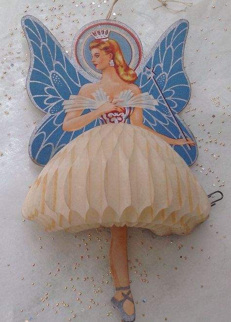 vintage Christmas fairy angel honeycomb decoration ornament Paper Doll Christmas, Fairy Ornaments, Christmas Tree Fairy, Ornaments Vintage, Vintage Fairies, Old Fashioned Christmas, Christmas Fairy, Christmas Pins, Christmas Past