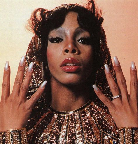 Vintage Editorials, Musica Disco, Vintage Black Glamour, Donna Summer, Queen Latifah, Disco Music, Black Femininity, Rap Artists, Model Inspo