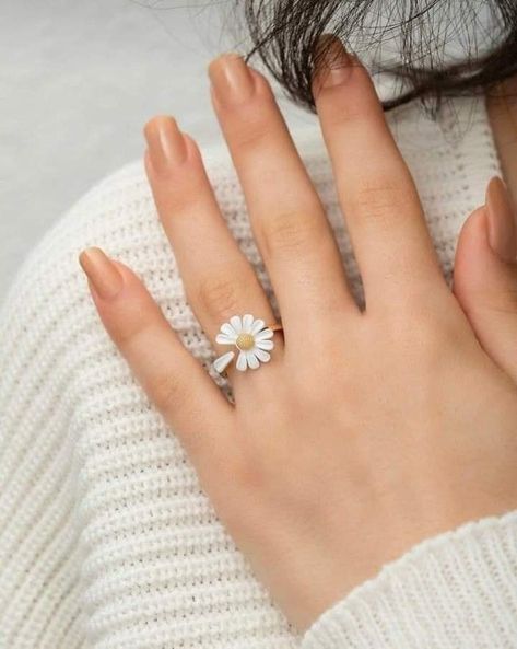 Pinky Promise Ring, Couple Rings Silver, Gold Plates, Gold Heart Ring, Snake Ring Silver, Daisy Ring, Floral Ring, Simple Bracelets, Flower Pendant Necklace