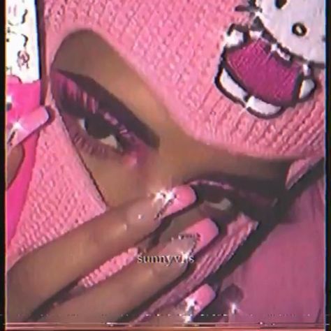 Baddie Ski Mask Aesthetic, Ski Mask Baddie, Gangster Girl Aesthetic, Ski Mask Gangster, Ski Mask Girl Aesthetic, Ski Mask Aesthetic, Hello Kitty Edit, Ski Mask Girl, Ski Masks