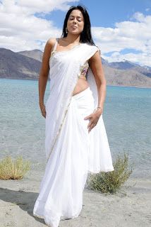 CAP: Actress Sameera Reddy Hot New Spicy Saree Stills Photos White Color Saree, Sneha Actress, Sameera Reddy, Saree Stills, Indian Navel, Saree Navel, White Saree, Hot Women Dress, Saree Look