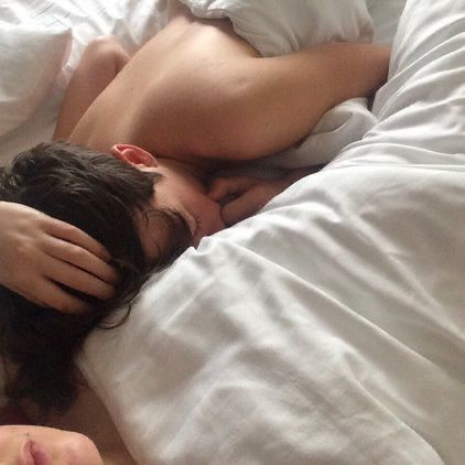 Boyfriend Sleeping, Couple Sleeping, Hugging Couple, Ulzzang Couple, Jolie Photo, Cute Relationship Goals, Couple Aesthetic, Hopeless Romantic, الرسومات اللطيفة