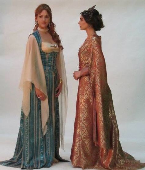 Mahidevran Empire Outfit, Turkish Clothing, Turkish Dress, Hurrem Sultan, The Ottoman Empire, Century Dress, Magnificent Century, Turkish Fashion, Empire Dress