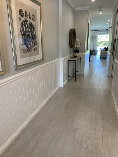 Entry Hallway Panelling, Modern Hallway Panelling, Living Room Trim Ideas, Hallway Cladding, Wood Panelling Walls Hallway, Half Wood Panel Walls, Wainscoting Hallway, Wainscoting Styles, Hallway Colours