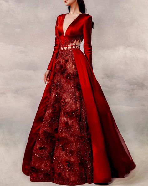 Red Fantasy Gown, Medieval Prom Dress, Red Fantasy Dress, The Atelier Couture, Goth Couture, Evermore Fashion, Baju Kahwin, Red Witch, Fantasy Dresses