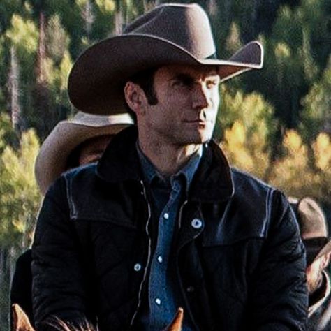 Jamie Dutton Yellowstone, Jamie Dutton, Wes Bentley, Ahs Characters, Yellowstone Dutton Ranch, Dutton Ranch, American Beauty, Horror Story, The Hunger Games