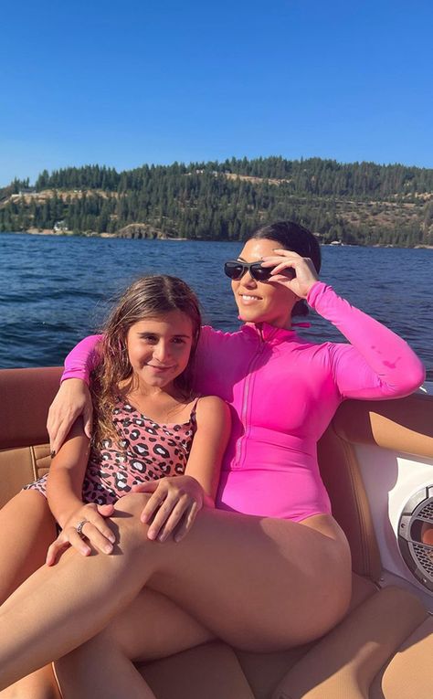 Kourtney Kardashian 2018, Bubblegum Pink Dress, Kourtney Kardashian Instagram, Shanna Moakler, Penelope Disick, Wearing Purple, Kardashian Kids, Jenner Family, Scott Disick