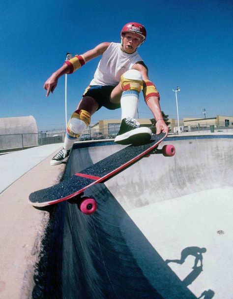 Duane Peters. Original Sweeper. Skateboard Images, Skateboarding Aesthetic, Skate Boy, Skateboard Photos, Classic Skateboard, Spicy Memes, Skateboard Pictures, Snow Surfing, Old School Skateboards