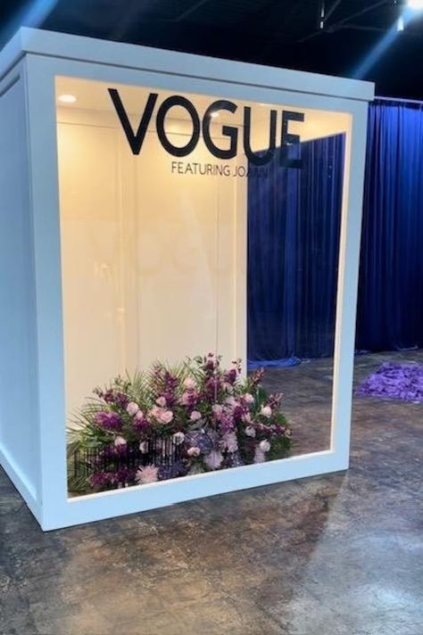 Build Plans for Vogue Photo Booth - Etsy Photoshoot Booth Ideas, Aesthetic Booth Design, Vogue Photo Booth, Outdoor Photobooth Ideas, Vogue Photobooth, Magazine Box Photo Booth, Bridal Expo Booth, Photobooth Design Ideas, Photo Booth Backdrop Ideas