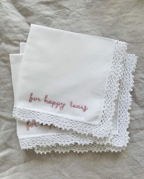 Handkerchief Packaging, Short Birthday Wishes, Embroidered Hankies, Happy Tea, Wedding Hankies, Embroidery Wedding, Indie Wedding, Wedding Store, Bridesmaid Proposal Box