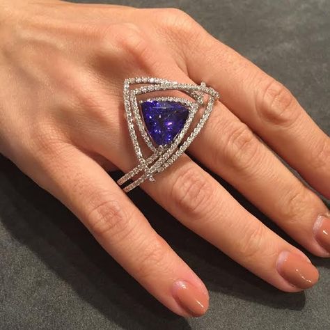 Feminine, three-dimensional chic geometry ring with Diamonds and Tanzanite at Couture 2016 LasVegas Diamond Jewelry Designs, Cz Jewelry, Jewelry Armoire, Stunning Jewellery, Luxury Jewelry, Three Dimensional, Jewelry Stores, Geometry, Diamond Jewelry