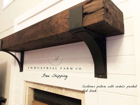 Wood Plank Shelves, Design Camino, Farmhouse Mantel, Wooden Mantel, Rustic Mantel, Metal Shelf Brackets, Farmhouse Industrial, Farmhouse Fireplace, Rustic Fireplaces