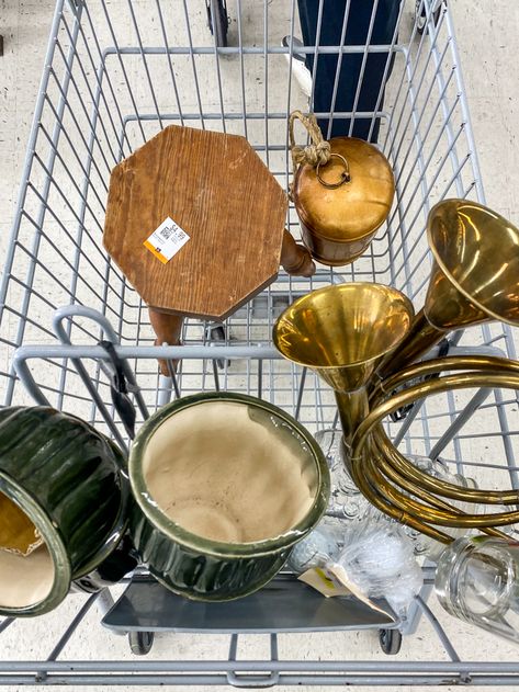 Thrifting Aesthetic Home Decor, Thrifting For Home Decor, Thrifted Home Decor Kitchen, Small Thrift Store Ideas, How To Display Small Items, Thrift And Style Home Decor, Thrift Kitchen Decor, Thrifted Shelf Decor, Thrifted Cottagecore Decor