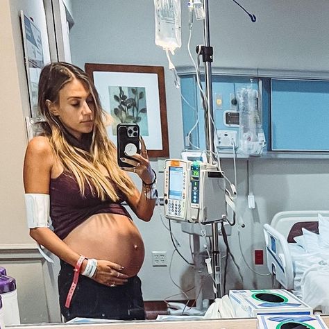 Pregnant Jana Kramer is turning her misery into an important message. During her and fiancé Allan Russell's babymoon, the One Tree Hill alum was hospitalized with a bacterial infection in he... Third Pregnancy, Suzanne Somers, Jana Kramer, Back Hurts, Baby Heartbeat, Pregnant Celebrities, Hollywood Gossip, Growing Belly, Important Message