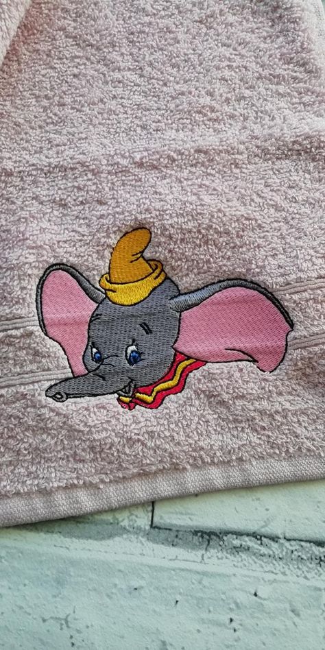 Dumbo Embroidery, Dog Birthday Party Pets, Cartoon Embroidery Design, Head Cartoon, Crafts Origami, Disney Embroidery, Embroidery Download, Animal Head, Cartoon Embroidery