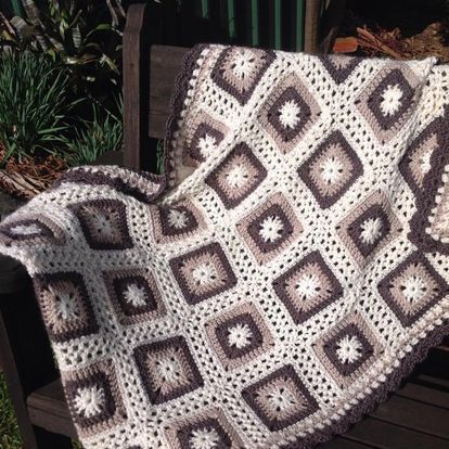 Tri-colour blanket of brown, beige and cream granny squares Cream Granny Square, Granny Square Blanket, Square Blanket, Granny Square Crochet Pattern, Granny Squares, Crochet Granny, Learn To Crochet, Beige Brown, Brown Beige