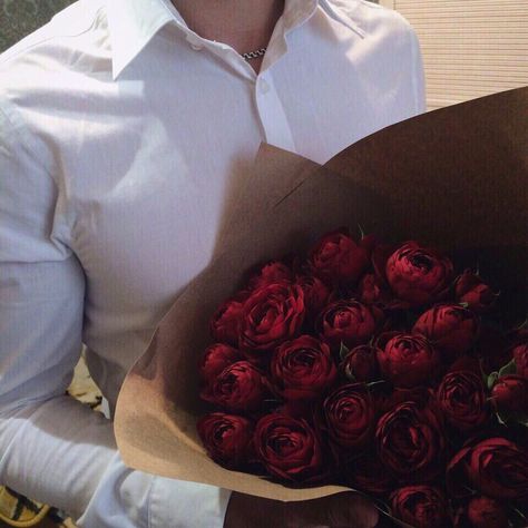 Photos For Vision Board, Flowers For Girlfriend, Rhys Larsen, Twisted Games, Romantic Men, Giving Flowers, Vision Board Photos, Motivational Images, Manifest Anything