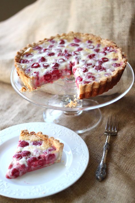 raspberry custard tart Raspberry Custard Tart, Raspberry Custard, Single Serve Desserts, Raspberry Recipes, Berry Dessert, Custard Tart, Pie Cake, Sweet Tarts, Tart Recipes