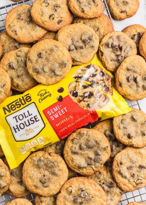 Nestles Toll House Cookies, Original Nestlé® Toll House® Chocolate Chip Pan Cookie Bars, Roll House Chocolate Chip Cookies, Chocolate Chip Cookies Nestle Recipe, Toll House Cookie Recipe Original, Chocolate Chip Cookies Recipe Toll House, Nestles Chocolate Chip Cookie Recipe, Chocolate Chip Cookies Toll House Recipe, Tollhouse Chocolate Chip Cookies Recipe