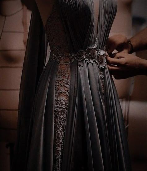 Feyre Dress Under The Mountain, Bonded By Thorns, Feyre Archeron Aesthetic, Starfall Ball, Acotar Aesthetic, Court Of Thrones And Roses, Fantasy Ball, Court Of Wings And Ruin, Feyre Archeron