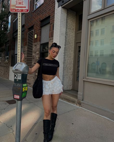 🖤⭐️dramatic⭐️🖤 . . . #dailyootd #pinterestaesthetic #bloomers #minimaliststyle #citygirl #dramatic #girlygrunge #blackandwhite #summeroutfitinspo White Bloomer Shorts Outfit, Bloomer Shorts Outfit, Bloomer Outfit, Ruffle Shorts Outfit, Bloomers Outfit, Scorpio Rising, Bloomer Shorts, Bloomers Shorts, Shorts Outfit