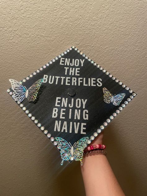 daniel ricciardo enjoy the butterflies grad cap Formula 1 Graduation Cap, F1 Graduation Cap, Enjoy The Butterflies Tattoo, Enjoy The Butterflies Daniel Ricciardo, Enjoy The Butterflies, Graduation Cap Decoration Diy, Grad Cap Designs, Grad Caps, Cap Decoration