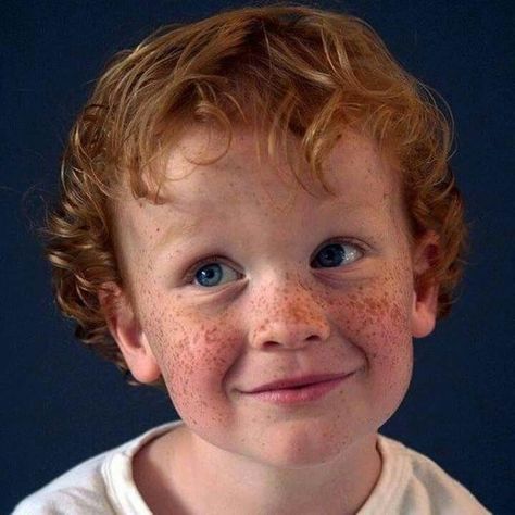 Sweetie Redhead People With Red Hair, Red Freckles, Red Hair Freckles, Ginger Babies, Blonde Hair Green Eyes, Red Curls, Big Splash, Freckle Face, Period Clothing