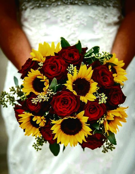 Country Wedding With Sunflowers, Fall Wedding Bouquets With Sunflowers, Roses And Sunflowers Wedding, Sunflower And Rose Wedding, Sunflowers And Roses Wedding, Sunflower Rose Bouquet, Sunflower And Rose Bouquet, Sunflowers And Red Roses, Red Roses And Sunflowers