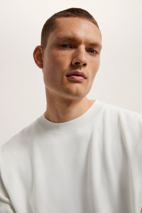 Men's Knitwear | ZARA India Man Editorial, Pose Men, Shop Photoshoot, Zara Models, Drawing Face Expressions, Zara Men, Men's Knitwear, Mens Fashion Editorial, Face Expressions