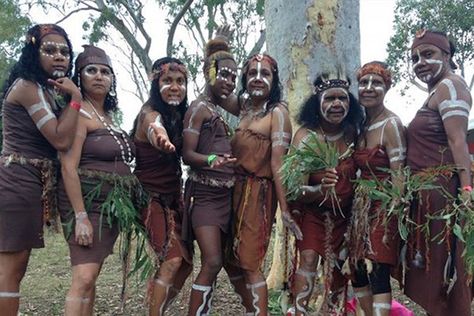 Islander Women, Aboriginal Clothing, Aboriginal Dreamtime, Women Community, Fashion Eras, Australian People, Aboriginal History, Women Facts, Australian Clothing