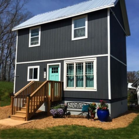 People Are Turning Home Depot Tuff Sheds Into Affordable Two-Story Tiny Homes Tuff Shed Tiny House, Tuff Sheds, Home Depot Tiny House, Shed Homes Ideas, Home Depot Shed, Shed Tiny Home, Shed House, Prefab Sheds, Tiny House Kits