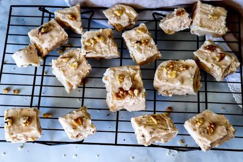 Pieces Of Vanilla Walnut Fudge On A Cooling Rack. Walnut Fudge Recipe, Homemade Holiday Treats, Pumpkin Cranberry Bread, Coffee Fudge, Homemade Fudge Recipes, Walnut Fudge, Homemade Peanut Butter Cups, Vanilla Fudge, Ginger Molasses Cookies