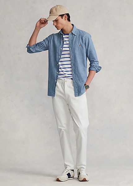 Classic Fit Indigo Chambray Shirt Ralph Lauren Shirt Outfit, Leather Sneakers Outfit, Polo Ralph Lauren Outfits, Linen Shirt Outfit, Blue Linen Shirt, Workwear Vintage, Button Outfit, Shirt Tucked In, Mens Fashion Inspiration