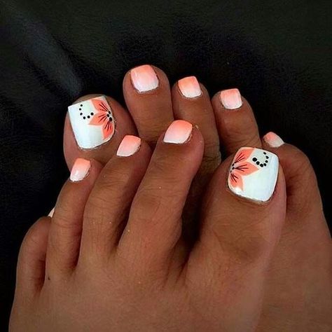 60+ Summer Nail Art 2022 Ideas to give you that invincible shine and confidence - Hike n Dip Flower Pedicure Designs, Flower Pedicure, Pedicure Design, French Pedicure Designs, Toenail Designs Summer, Spring Pedicure, 2019 Nails, Pedicure Designs Toenails, French Pedicure