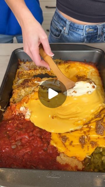 Queso Dip Oven, Game Day Queso, Best Queso Dip, Easy Queso Dip, Warm Dip Recipes, Recipe Appetizers, Mexican Night, Cream Dip, Queso Recipe