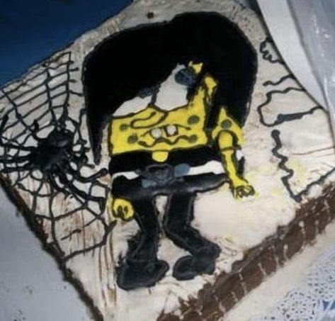 Goofy Cake, Cake Meme, Ugly Cakes, Funny Birthday Cakes, Emo Memes, Cute Birthday Cakes, Just Cakes, Emo Scene, Pretty Cakes